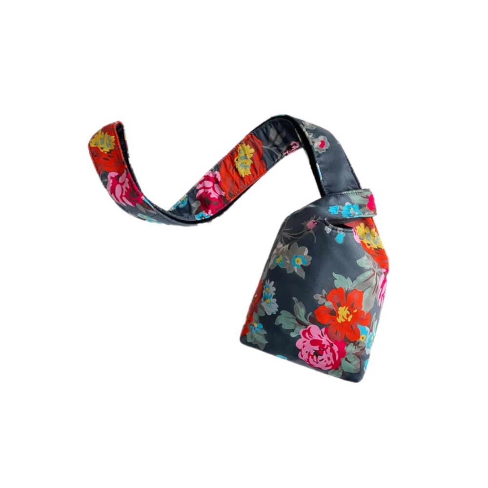 Carlton Yaito Knot Bag